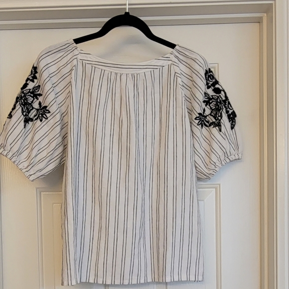 Loft-Black and White Floral Boho Top - Picture 3 of 6